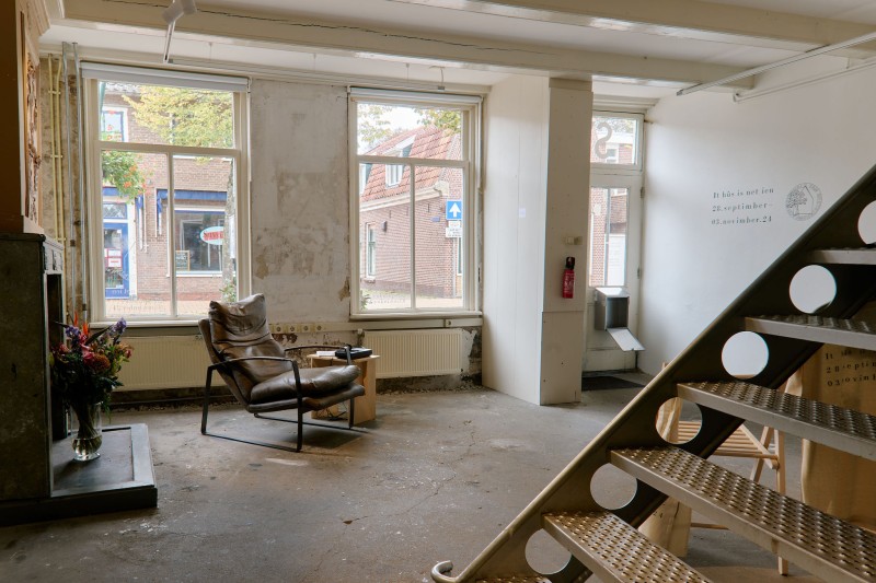 Liza Prins, <em>Bitterswiet: Collected Voices and Poems</em>, 2022–2024, “It hûs is net ien” Kunsthuis SYB, 2024. Photo: Sjoerd Knol.