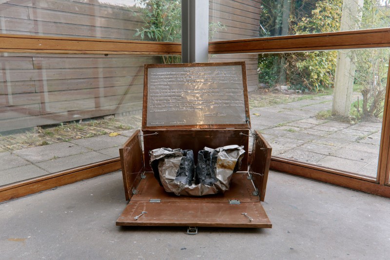 Louwrien Wijers, <em>Eternal love</em>, 1975, “It hûs is net ien” Kunsthuis SYB, 2024. Photo: Sjoerd Knol.
