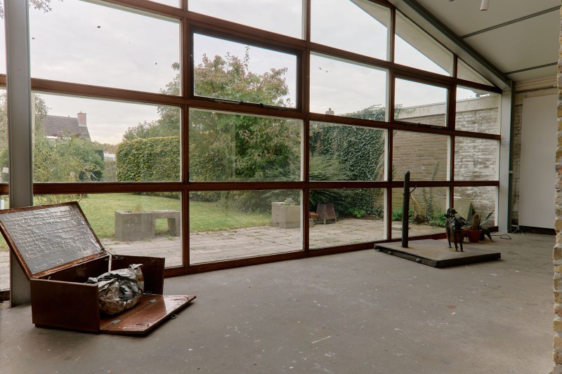Louwrien Wijers, <em>Eternal love</em>, 1975 and <em>Confidence</em>, 1977, “It hûs is net ien” Kunsthuis SYB, 2024. Photo: Sjoerd Knol.